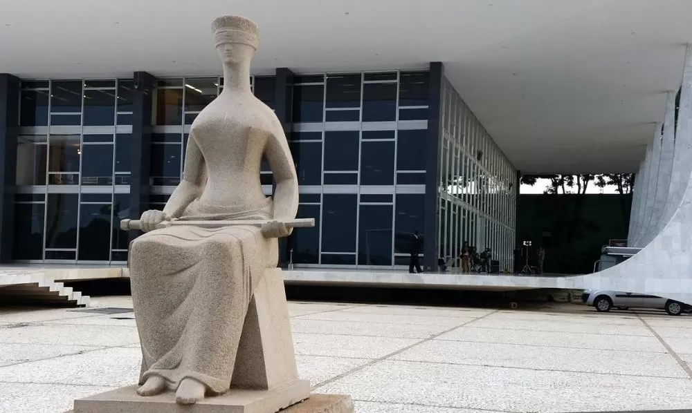 STF manda juízes devolverem valores recebidos acima do teto
