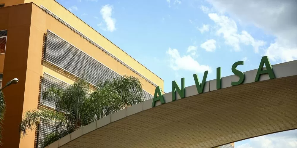 Anvisa proíbe venda e determina apreensão de 12 produtos de limpeza; veja lista