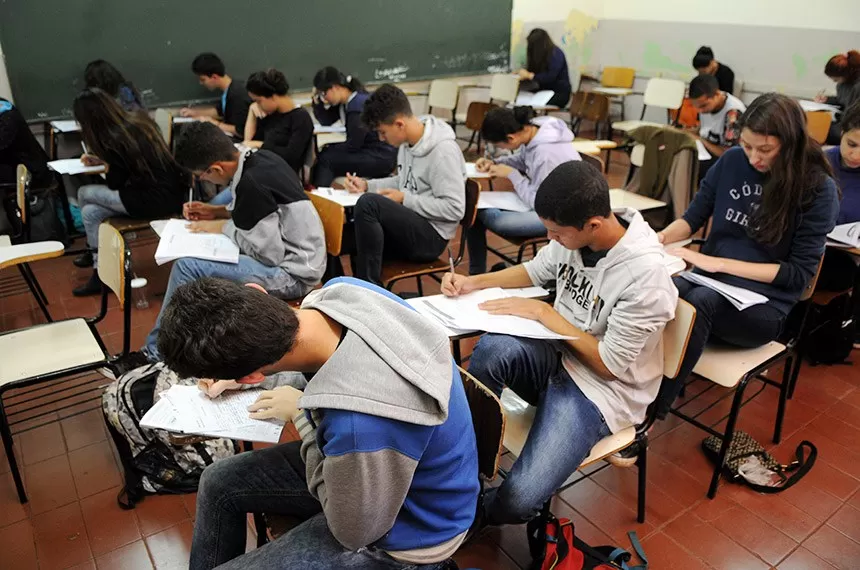 Projeto de lei quer adequar Enem ao Novo Ensino Médio e prevê prazo de até um ano