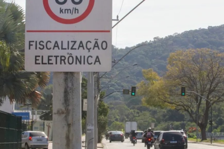Radares aplicam mais de 75 mil multas em JF