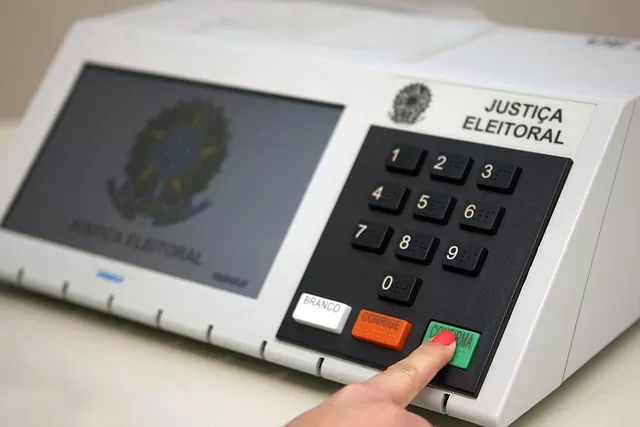 Vai viajar nas eleições? Prazo para solicitar voto em trânsito termina nesta quinta (20)