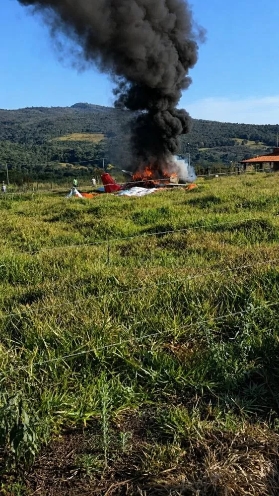 Avião dá pane no ar e piloto faz pouso de emergência na Grande BH