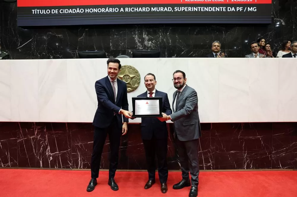 Superintendente da Polícia Federal recebe título de Cidadão Honorário de Minas Gerais