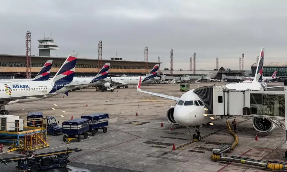 Novas regras da Anvisa exigem maior controle de limpeza e resíduos em aeroportos