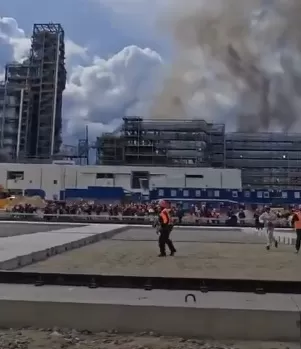 Incêndio em complexo químico e deixa mortos e desaparecidos