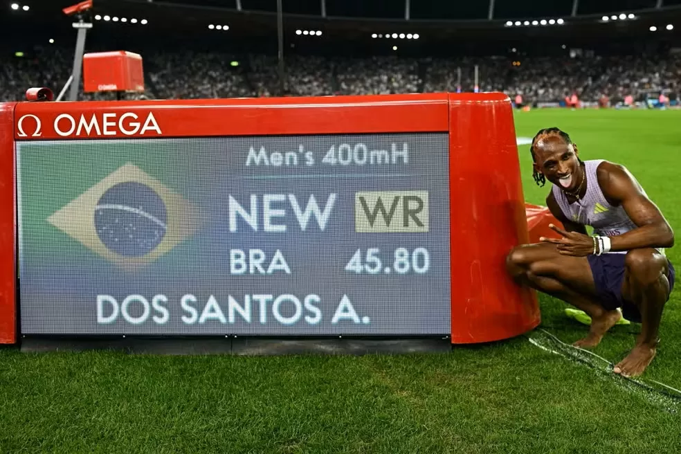 Alison dos Santos bate recorde mundial dos 400m com barreiras em Zurique