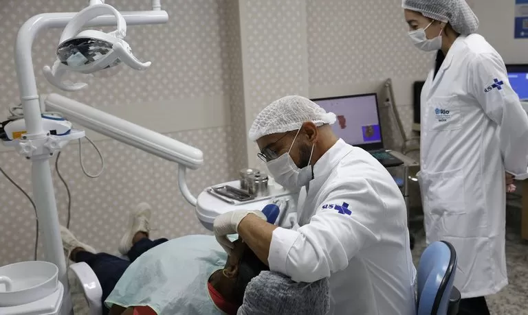 Mulheres vítimas de violência doméstica podem ter reconstrução dentária gratuita pelo SUS