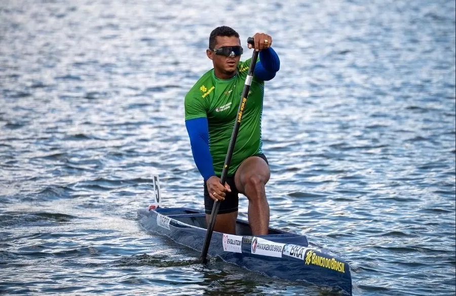 Isaquias Queiroz é campeão mundial no C1 500m na Polônia e faz história no Mundial de Canoagem