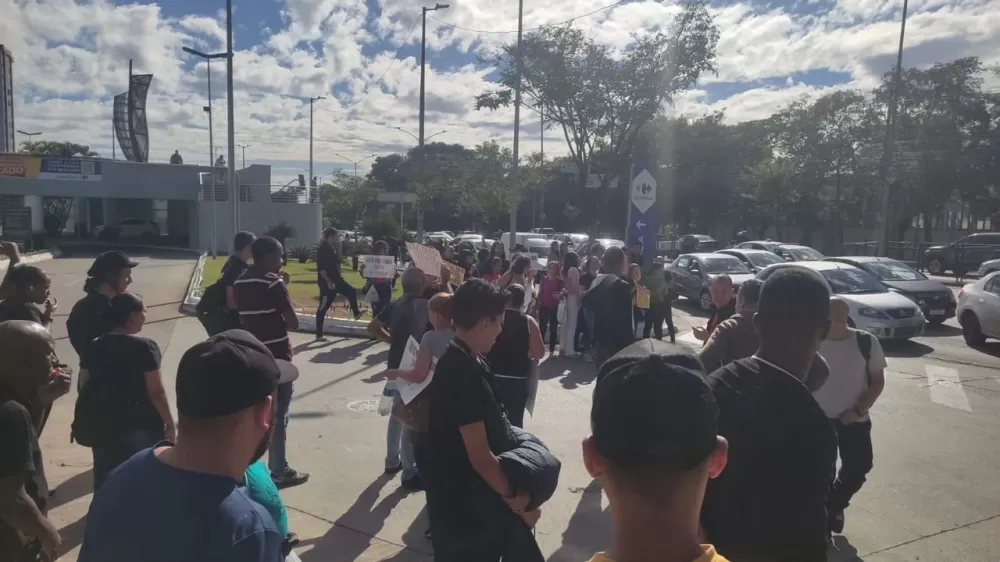 Mudanças em lojas do SuperNosso causa transtorno entre funcionários