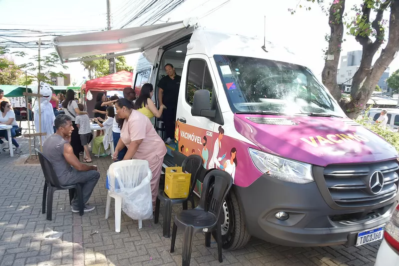Vacimóvel leva imunização a quatro pontos de Contagem nesta semana