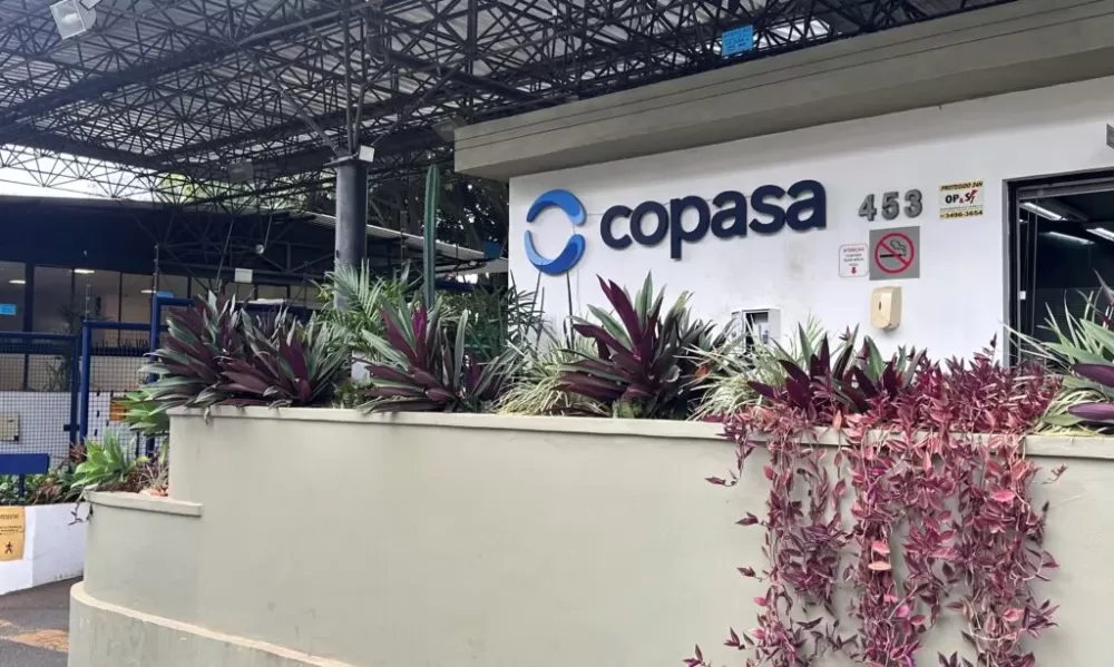 Copasa destinará R$ 300 milhões para recuperar ruas danificadas por obras na capital