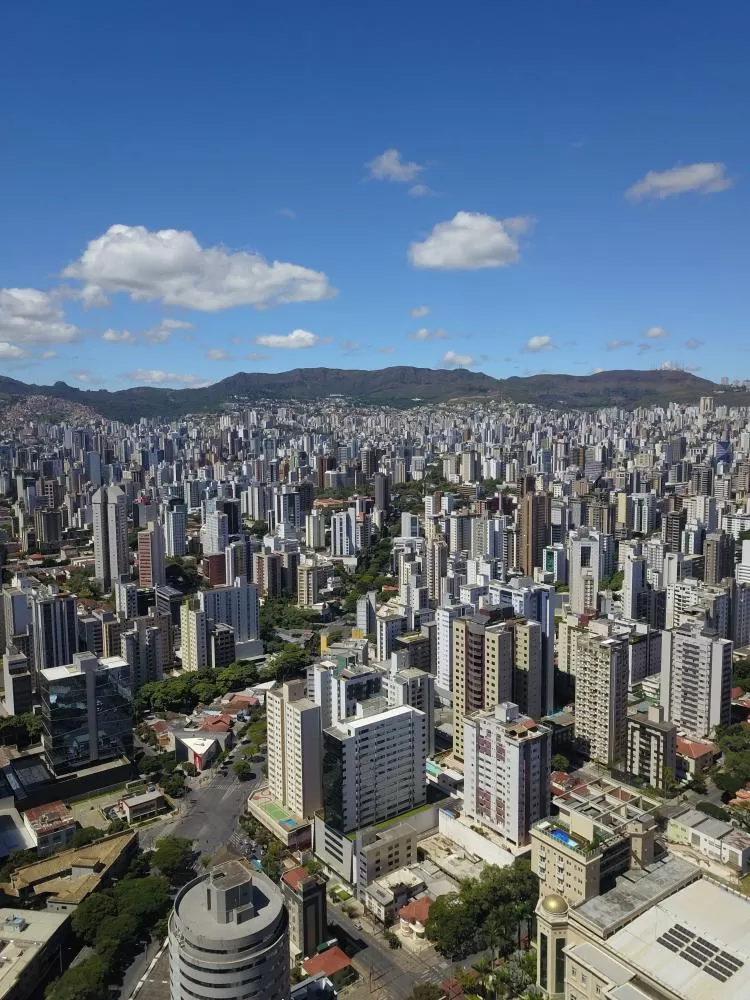 Belo Horizonte deve ter céu claro e temperatura máxima na casa dos 30°C nesta sexta