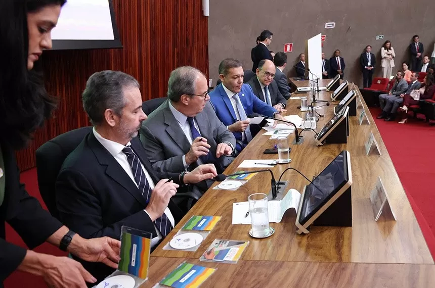TSE conclui cerimônia de assinatura e lacração dos sistemas eletrônicos
