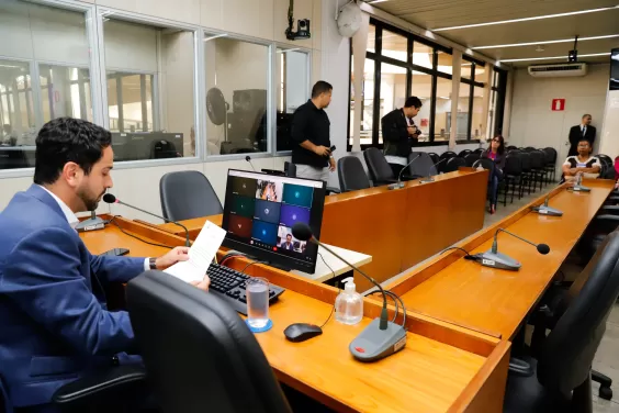 Projeto de reajuste de 4,11% para servidores começa a tramitar