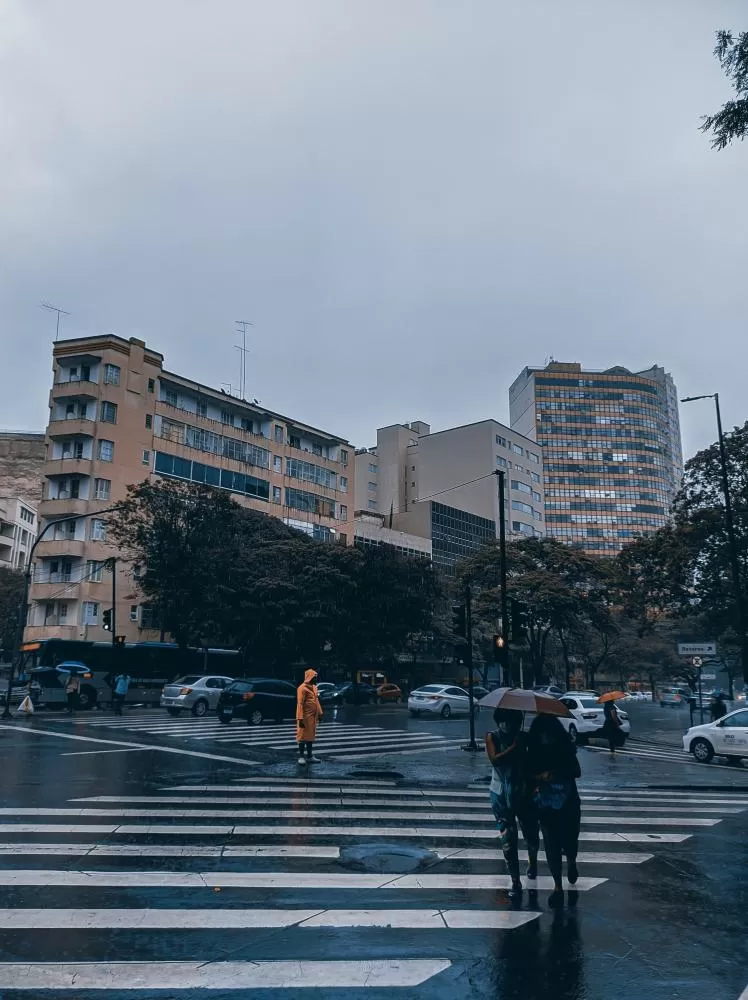 Belo Horizonte deverá ter céu nublado, temperaturas mais baixas e possibilidades de chuva nesta terça
