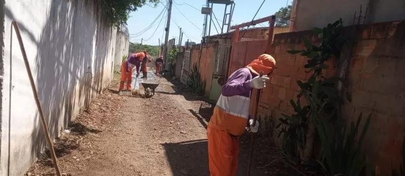 Bairros da Regional Petrolândia recebem limpeza e serviços de manutenção urbana