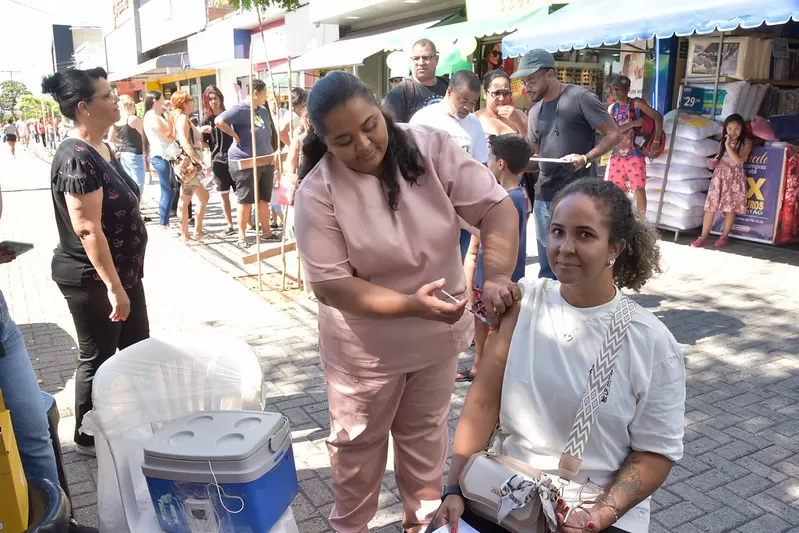 Vacimóvel volta a percorrer Contagem e amplia acesso à imunização