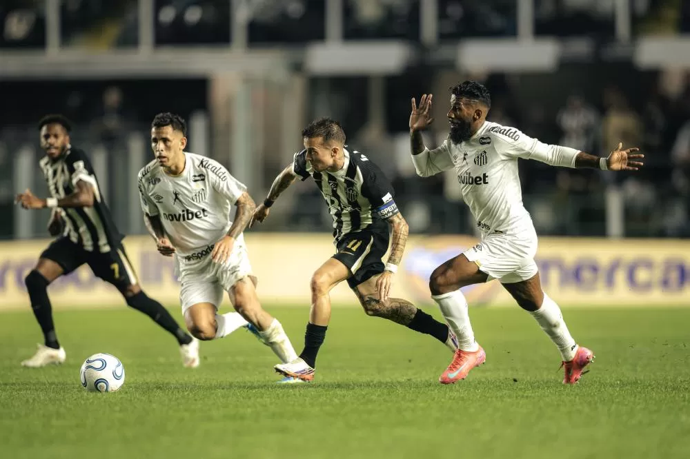 Santos derrota Atlético pela Sul-Americana e impõe segundo revés consecutivo para o Galo