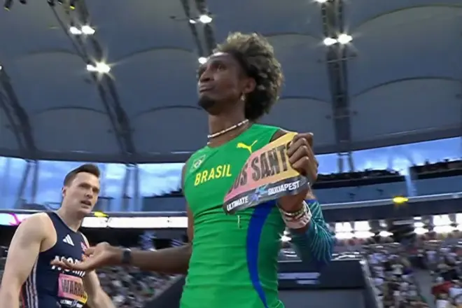 Alison dos Santos conquista Mundial Ultimate e faz história nos 400m com barreiras