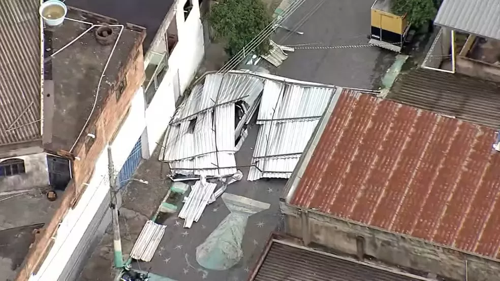 Chuva causa alagamentos e transtornos no Barreiro