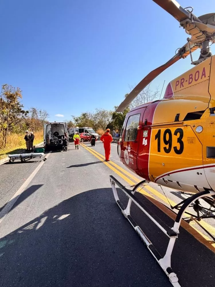 Batida frontal deixam duas pessoas mortas e duas feridas na MGC-135