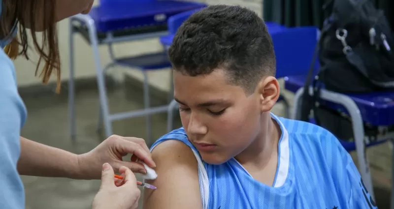 Vacimóvel chega à nona semana de vacinação nas escolas de Betim