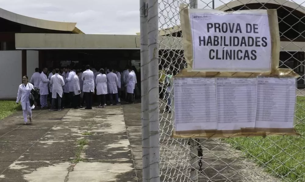 Prazo para envio de diploma médico do Revalida 2026/2 termina neste sábado