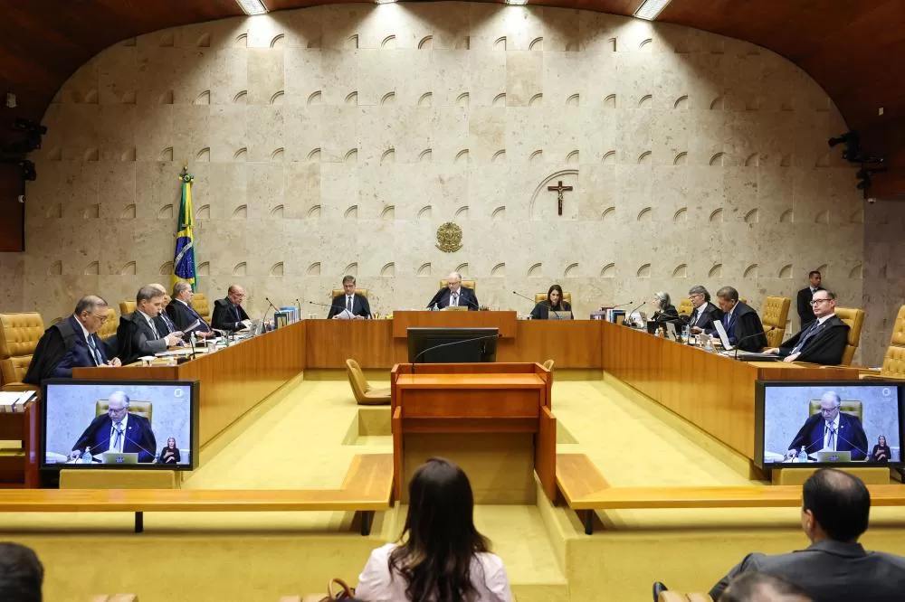 STF suspende julgamento sobre casos de Moraes e Mendonça após pedido de vista de Dino