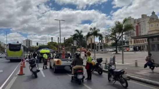 BHTrans inicia Semana Nacional de Trânsito com ação educativa voltada a motociclistas