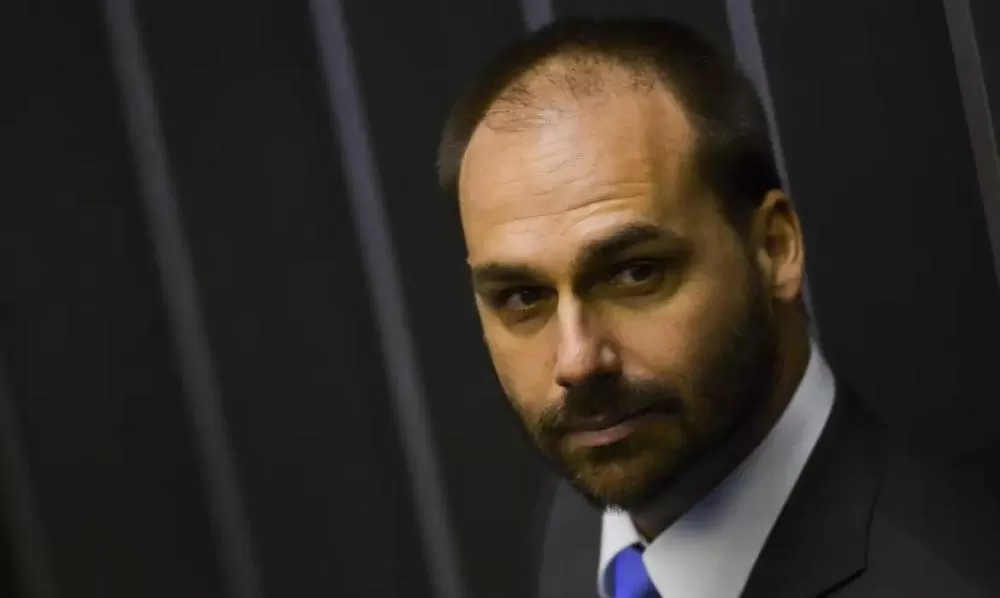 Ex-deputado federal Eduardo Bolsonaro é demitido da Polícia Federal