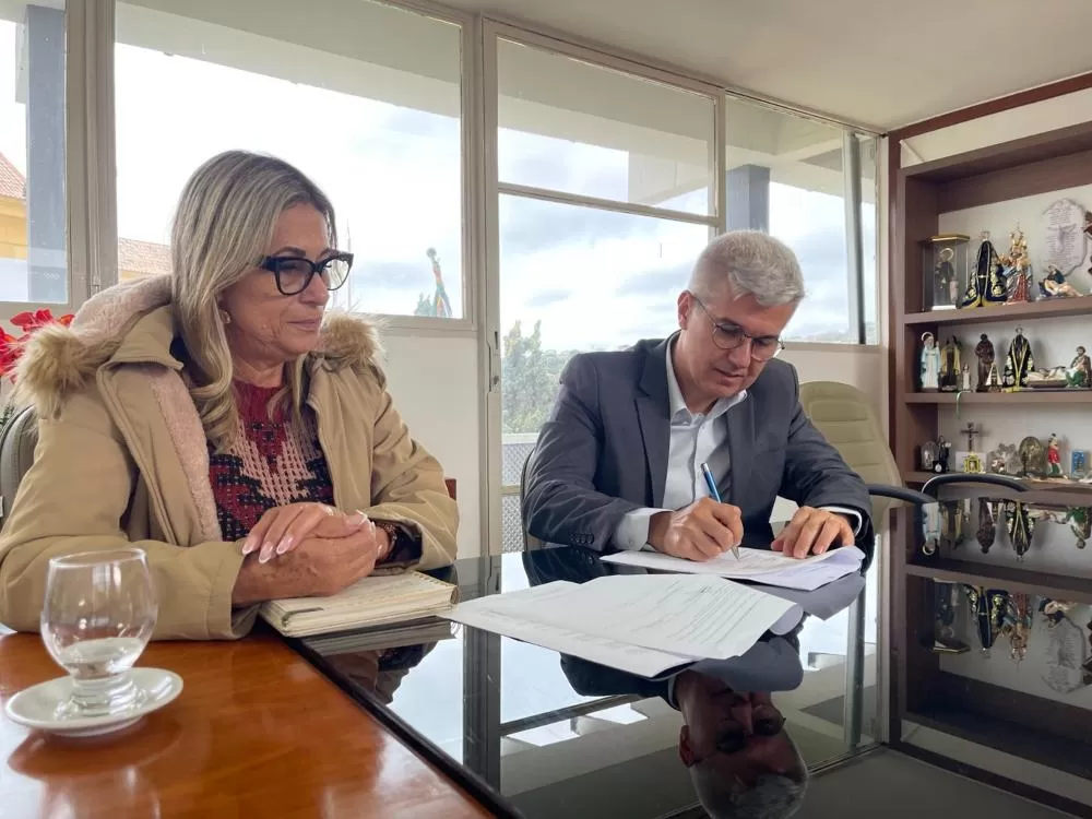 Instituto Tauá e Prefeitura de Caeté fecham acordo para criar creche integral em Roças Novas