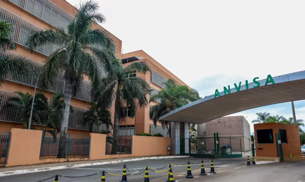 Anvisa alerta para venda irregular de tirzepatida em pó nas redes sociais