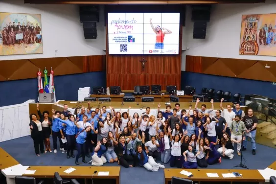 Escolas podem se inscrever para o Câmara Mirim e o Parlamento Jovem 2027