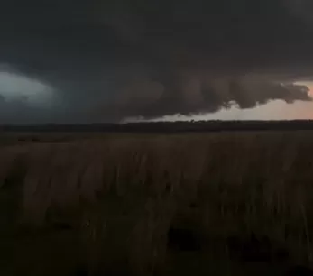 Supercélula gigante é registrada perto de Alegrete em meio a alerta para temporais no RS; veja o vídeo