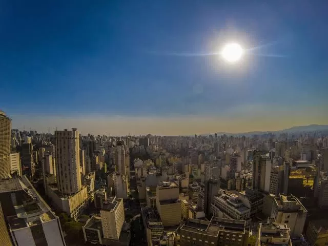 Outubro terá calor acima da média e chuvas irregulares em Minas Gerais, prevê Inmet