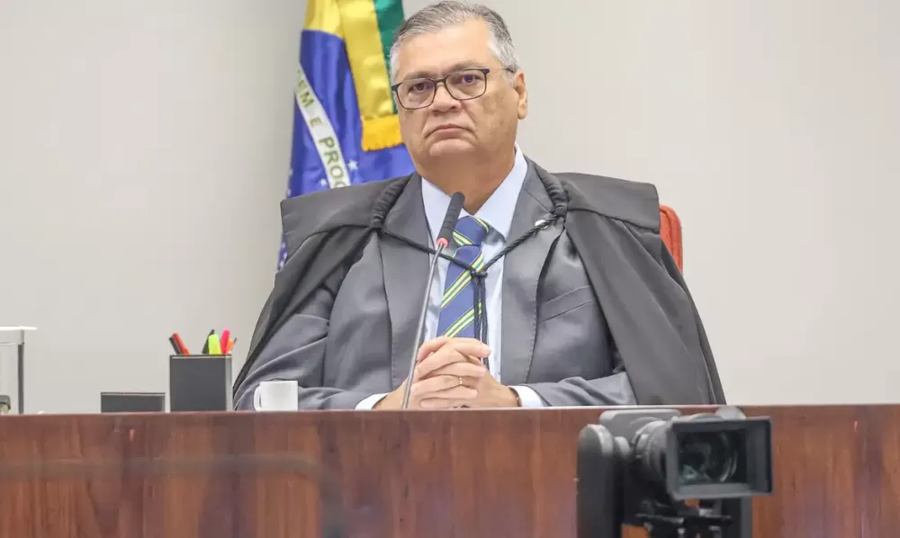 Flávio Dino leva ao plenário do STF decisão sobre posts de Nossa Senhora