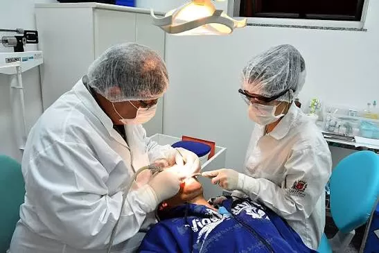 SUS capacita profissionais para uso de tecnologia digital na produção de próteses dentárias