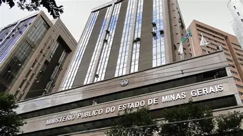 Homem é condenado a mais de 48 anos por matar o pai em Manga