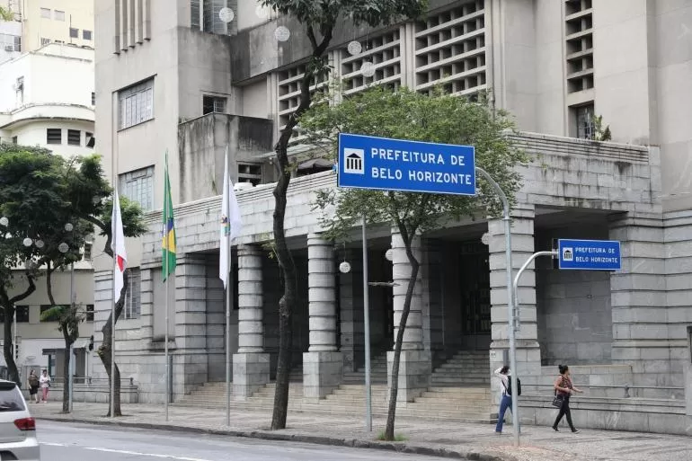 BH sanciona reajuste de 4,11% para servidores públicos