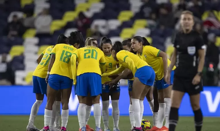 Lei do Futebol Feminino cria regras para profissionalização e amplia proteção às atletas