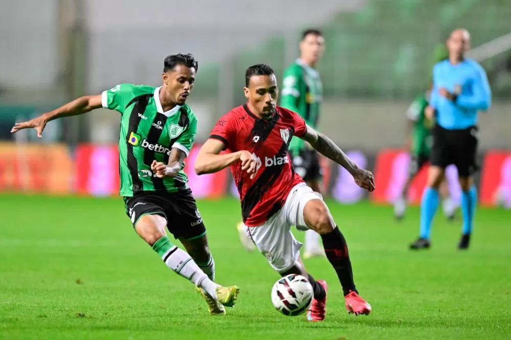 América-MG perde para o Atlético-GO e se aproxima do rebaixamento na Série B
