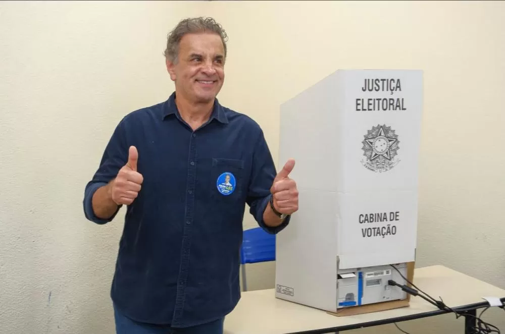 Aécio Neves vota em Belo Horizonte e agradece acolhimento dos mineiros