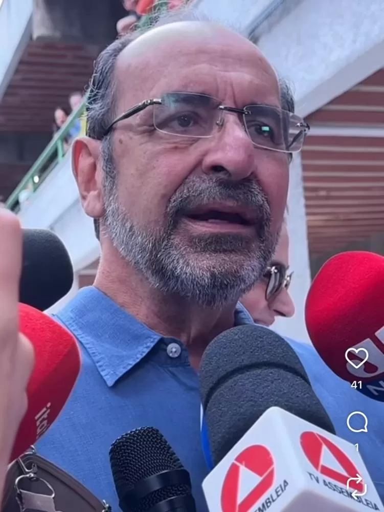 Alexandre Kalil vota em Belo Horizonte e diz que termina campanha sem dever “um tostão para ninguém”