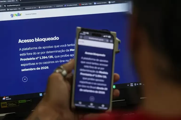 Empresas de apostas terão prazo para devolver saldos após proibição das bets
