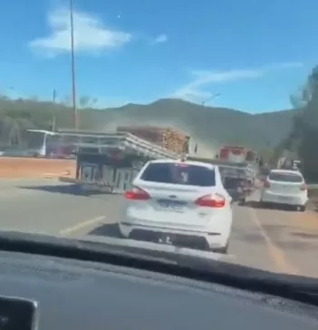 BR-040 é totalmente liberada em Nova Lima após acidente envolvendo 28 veículos