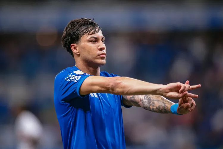 Cruzeiro vence São Paulo por 2 a 0 e entra no G4 do Brasileirão