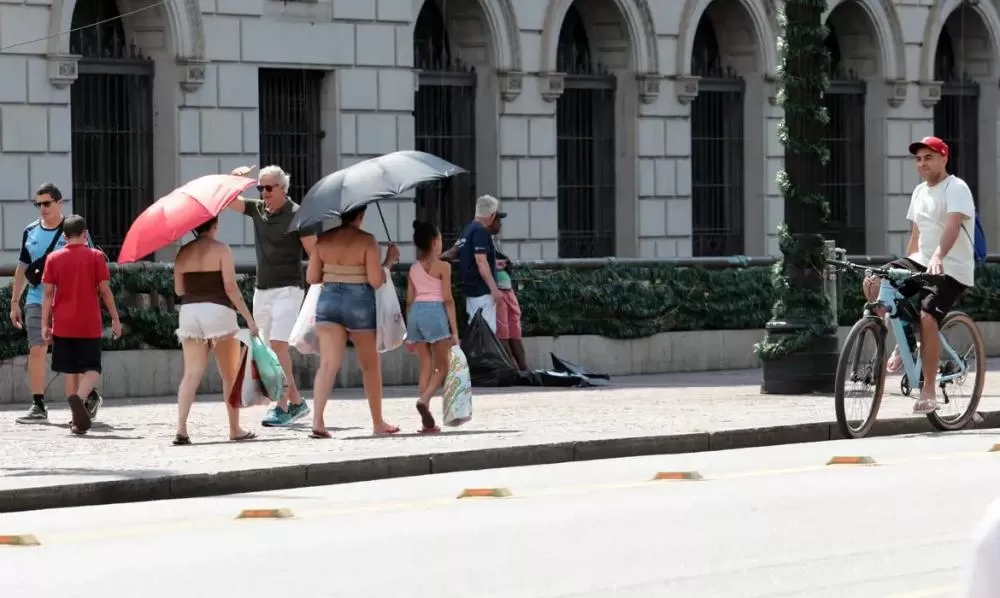 Calor pode atingir a casa dos 40°C e tempo seco predomina em boa parte do Brasil