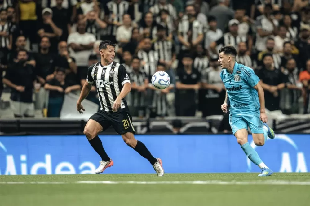 Atlético recebe o Santos na Arena MRV em reencontro após classificação na Sul-Americana