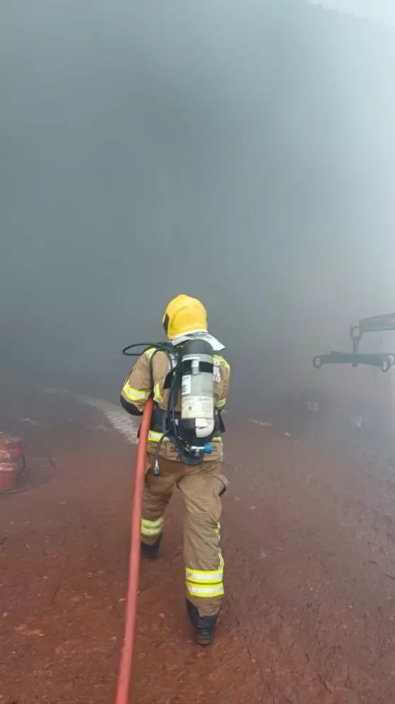 Incêndio em galpão de insumos agrícolas mobiliza Bombeiros por mais de 12 horas