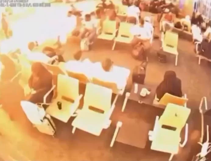 Ataque com míssil a aeroporto de Riade deixa mortos e mais de 300 feridos; veja o vídeo